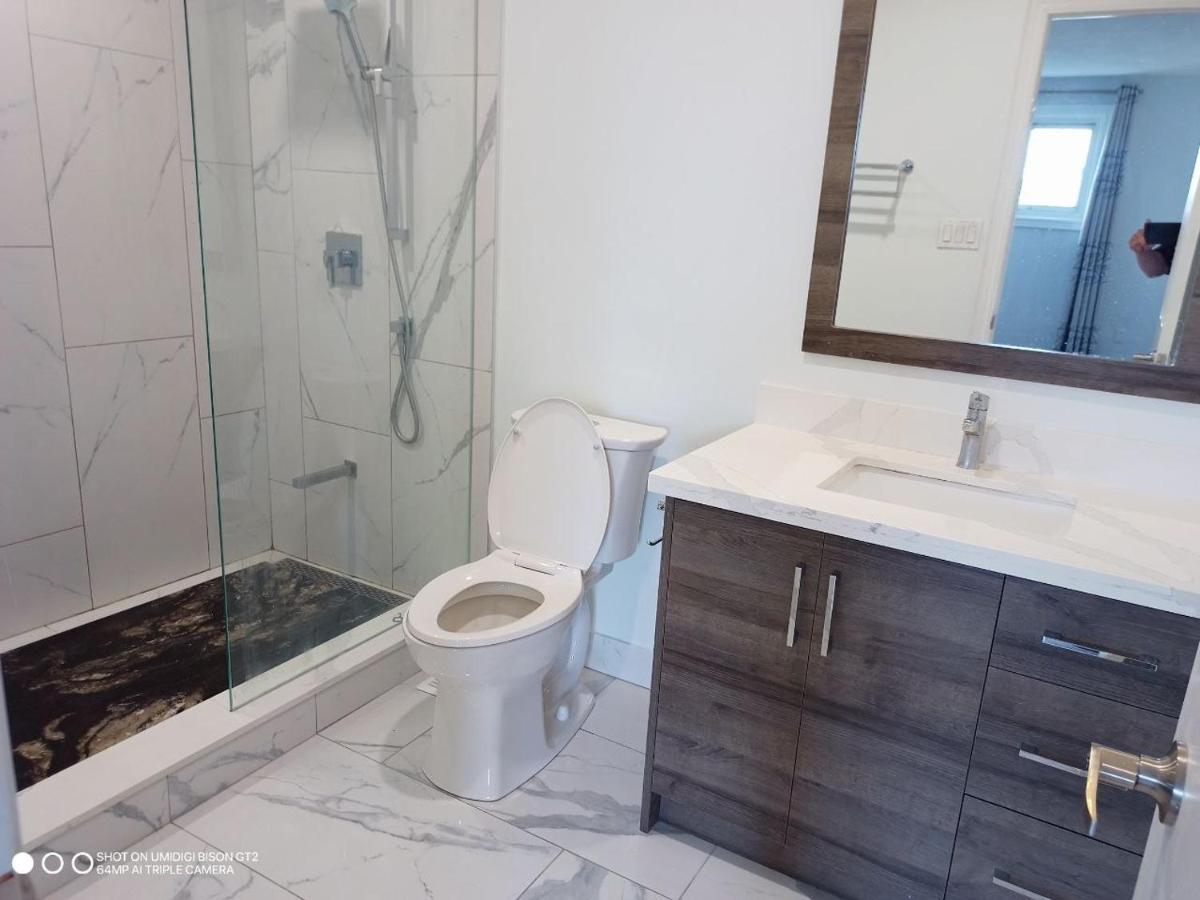 Hôtel Luxury Escape à Markham Extérieur photo